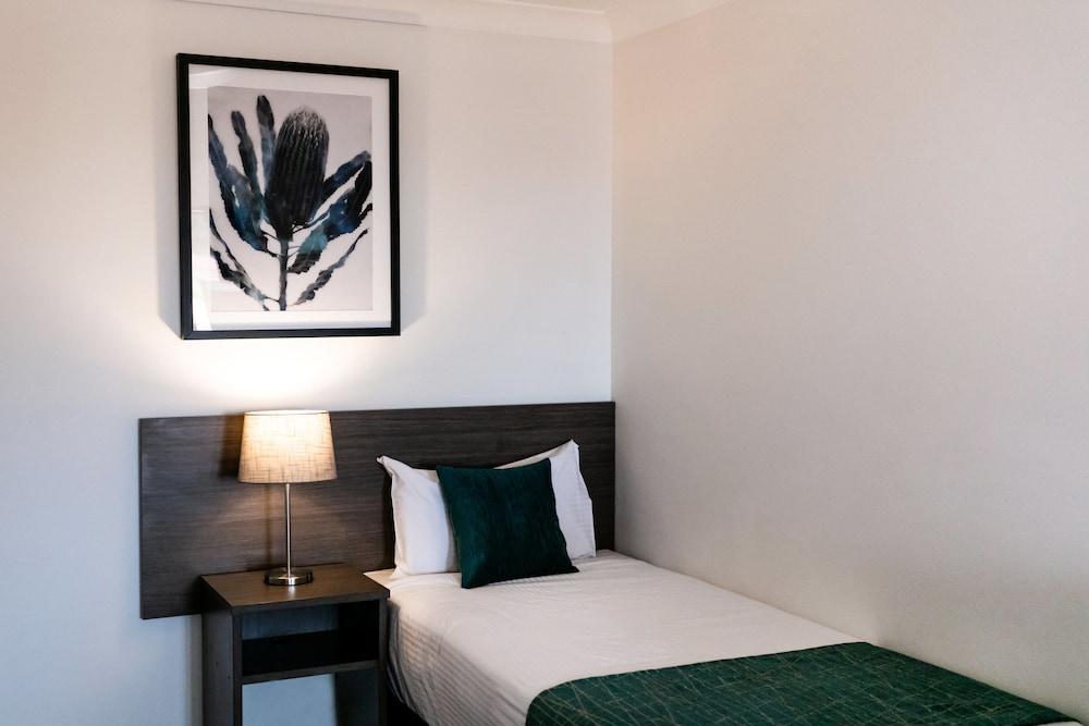 เบสต์ เวสเทิร์น ลัส - แอมบาสซาเดอร์ ออเรนจ์ Motel ภายนอก รูปภาพ
